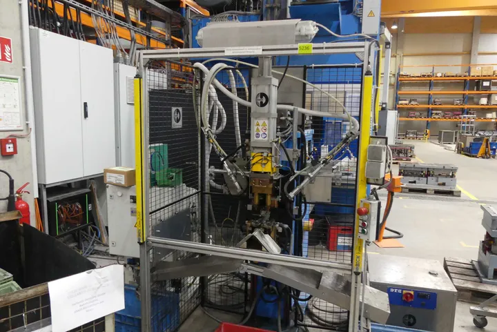 EST DRESDEN Buckelschweißmaschine, Modell 8202 S